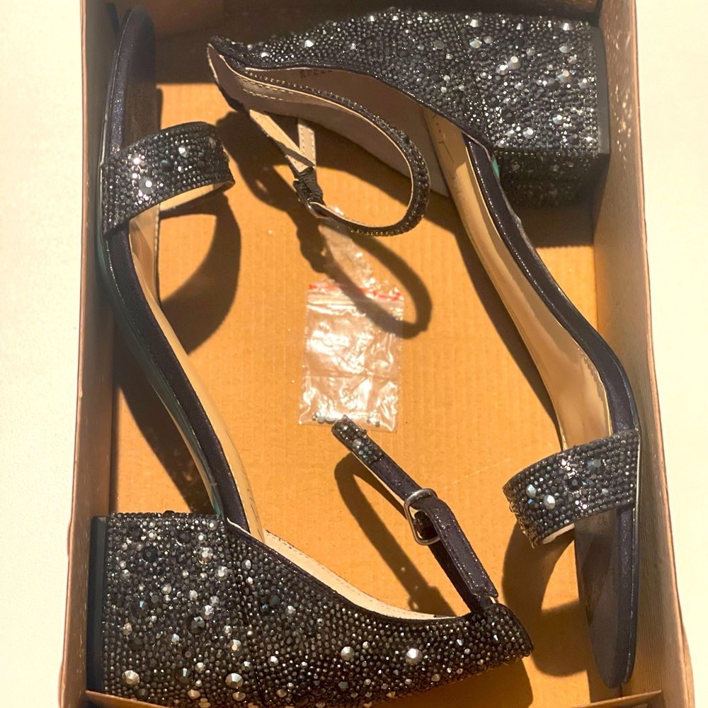 New black SB Mari sandals size 11 Betsey Johnson